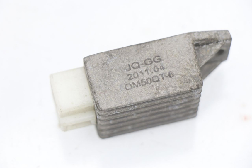 photo de REGLER LICHTMASCHINE RAZZO XENON 4T 50 (2008 - 2012)