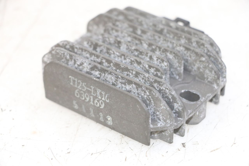 photo de LADEREGLER PIAGGIO XEVO - X EVO 125 (2007 - 2016) - Hauptansicht