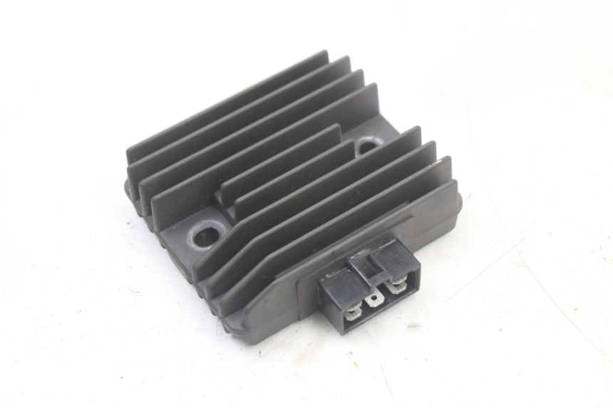 photo de REGLER LICHTMASCHINE YAMAHA XJ6 ABS 600 (2008 - 2016)
