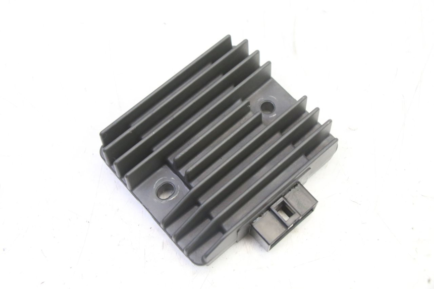 photo de REGLER LICHTMASCHINE YAMAHA XJ6 ABS 600 (2008 - 2016)