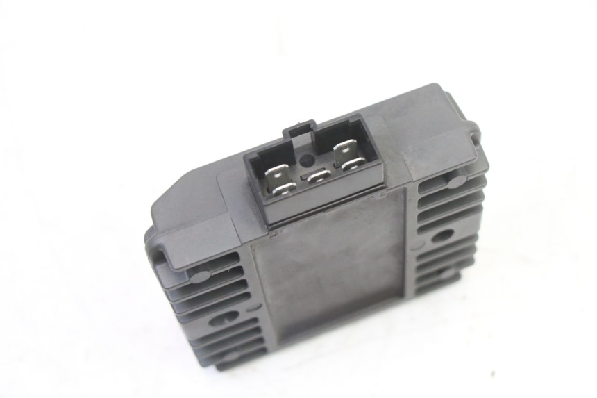 photo de REGLER LICHTMASCHINE YAMAHA XJ6 ABS 600 (2008 - 2016)