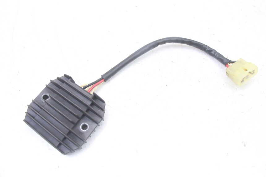 photo de SPANNUNGSREGLER YAMAHA FZS FAZER 600 (2001 - 2003)