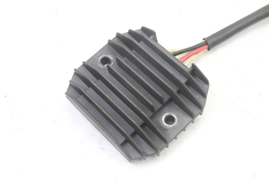 photo de SPANNUNGSREGLER YAMAHA FZS FAZER 600 (2001 - 2003)