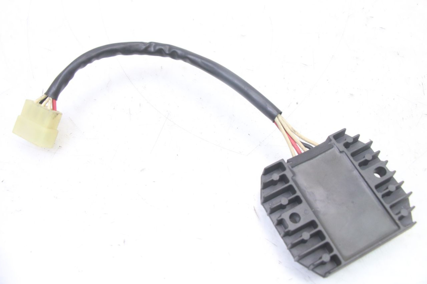 photo de SPANNUNGSREGLER YAMAHA FZS FAZER 600 (2001 - 2003)