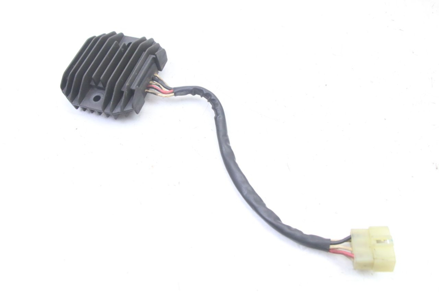 photo de SPANNUNGSREGLER YAMAHA FZS FAZER 600 (2001 - 2003)
