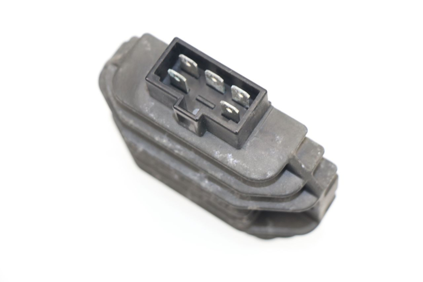 photo de LADEREGLER YAMAHA YP MAJESTY 125 (2002 - 2006)