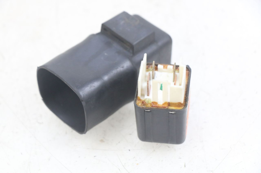 photo de STARTERRELAY HONDA SCV LEAD 100 (2003 - 2007)