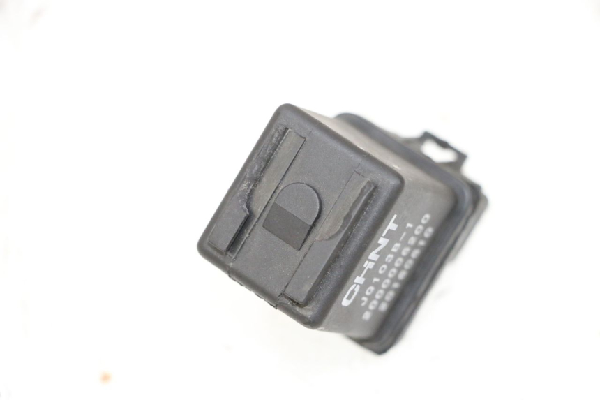 photo de STARTERRELAY PEUGEOT KISBEE 4T 50 (2010 - 2017) - Zoom auf Gebrauchszustand