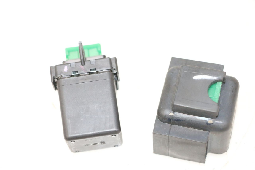 photo de ANLASSERRELAIS PIAGGIO MP3 HPE 310 (2024 - 2025)