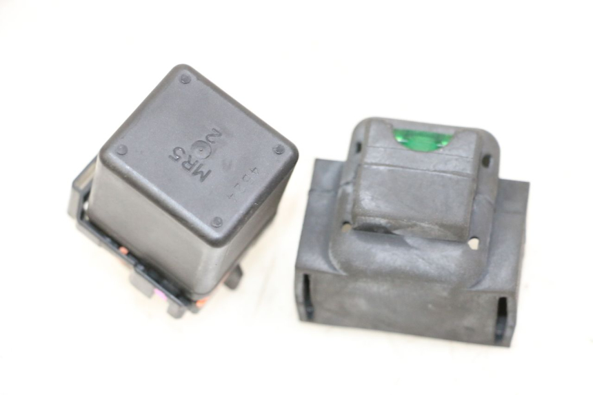 photo de STARTERRELAY PIAGGIO MP3 500 (2014 - 2016)