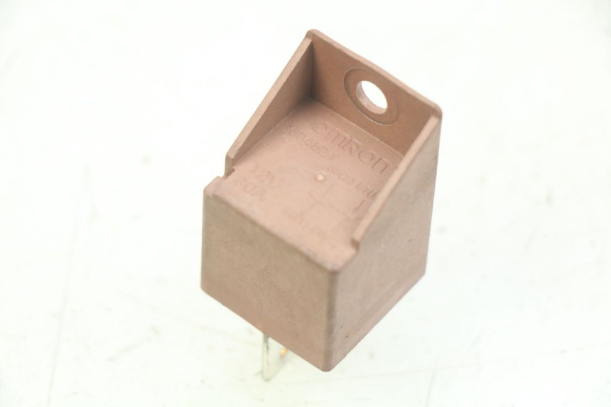 photo de STARTERRELAY PIAGGIO VESPA PRIMAVERA 2T 50 (2013 - 2018)