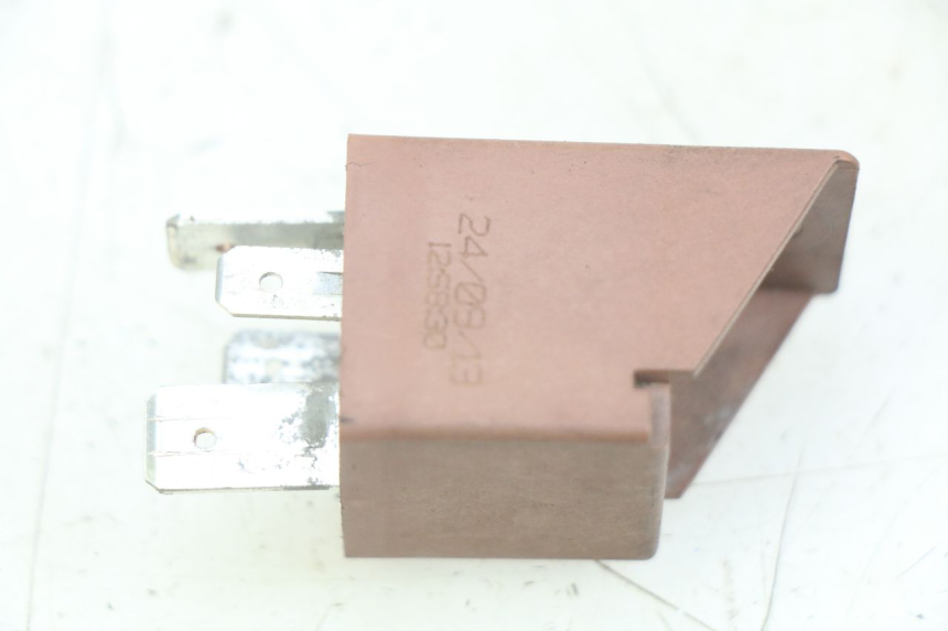 photo de STARTERRELAY PIAGGIO VESPA PRIMAVERA 2T 50 (2013 - 2018)