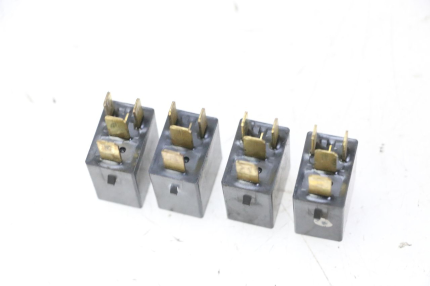 photo de ELEKTRISCHES RELAIS HONDA FES S-WING SWING ABS 125 (2007 - 2015)