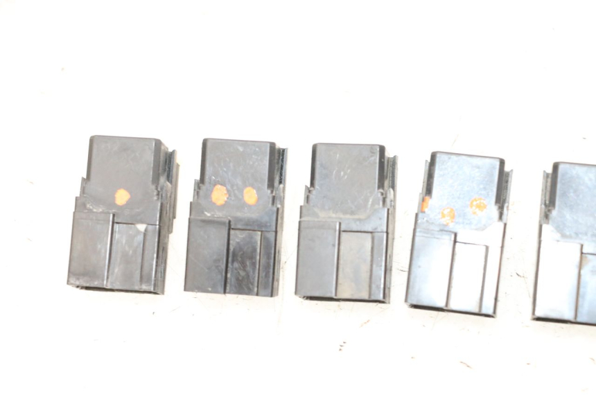 photo de ELEKTRISCHE RELAIS YAMAHA FJR ABS 1300 (2006 - 2012) - Details der Befestigungspunkte