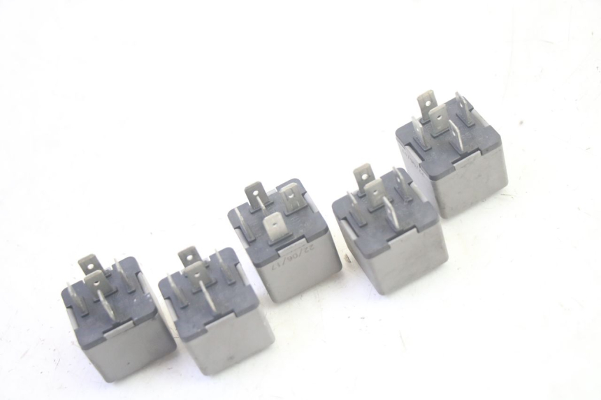 photo de RELAIS PIAGGIO MP3 500 (2016 - 2018) - Alternative Perspektive