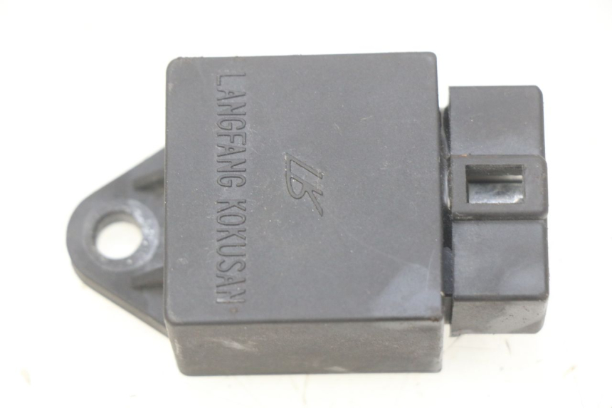 photo de ELEKTRISCHE RELAIS PIAGGIO VESPA PRIMAVERA 2T 50 (2013 - 2018)