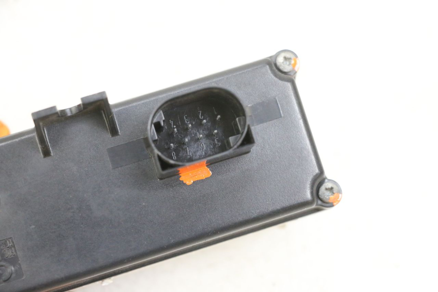 photo de ELEKTRISCHE RELAIS BMW R RT ABS 1200 (2010 - 2014) - Detailansicht des Bauteils