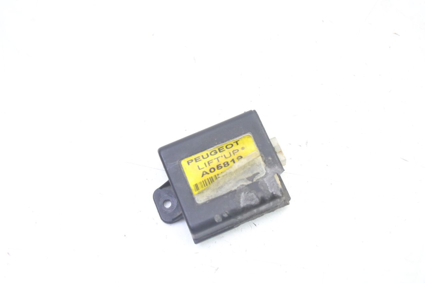 photo de RELAIS PEUGEOT SATELIS 250 (2006 - 2012)
