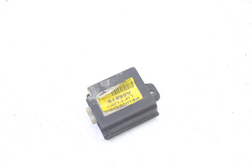 photo de RELAIS PEUGEOT SATELIS 250 (2006 - 2012)