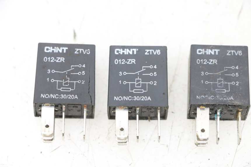 photo de RELAIS PEUGEOT SPEEDFIGHT 4 4T EFI 50 (2021 - 2025) - Hauptansicht