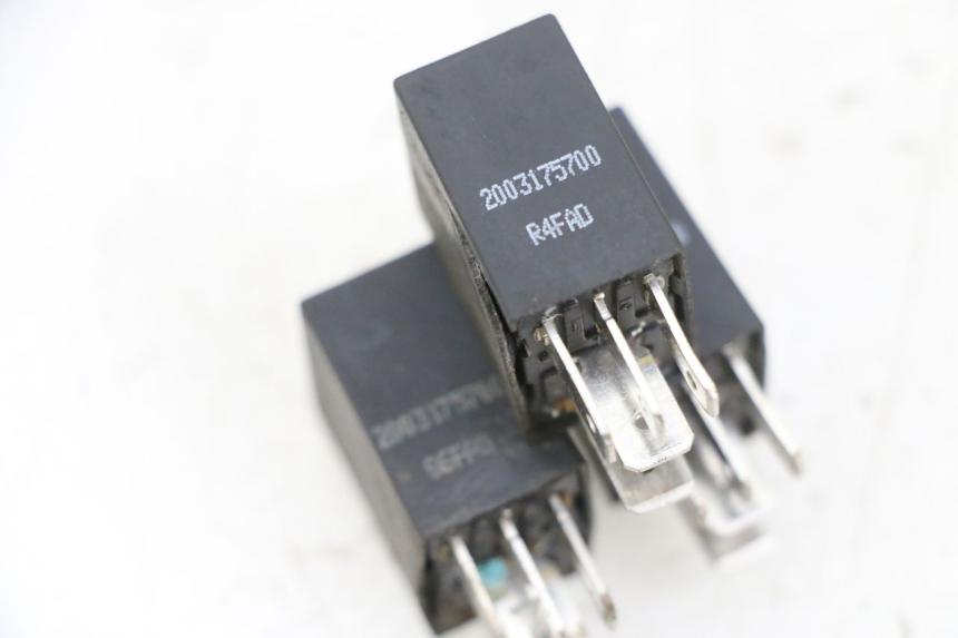 photo de RELAIS PEUGEOT SPEEDFIGHT 4 4T EFI 50 (2021 - 2025) - Zoom auf Gebrauchszustand