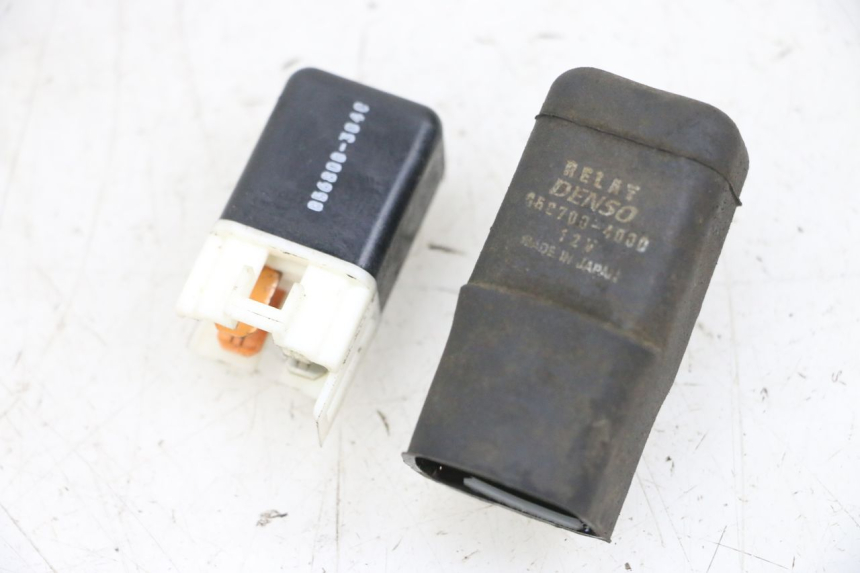 photo de RELAIS KAWASAKI ZR 7 750 (1999 - 2001) - Hauptansicht