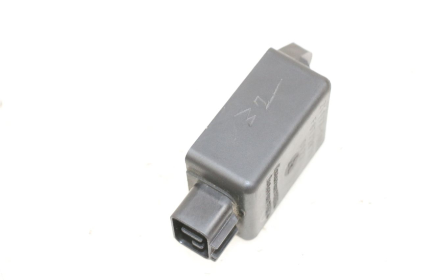 photo de RELAIS KAWASAKI ZR 7 750 (1999 - 2001) - Alternative Perspektive