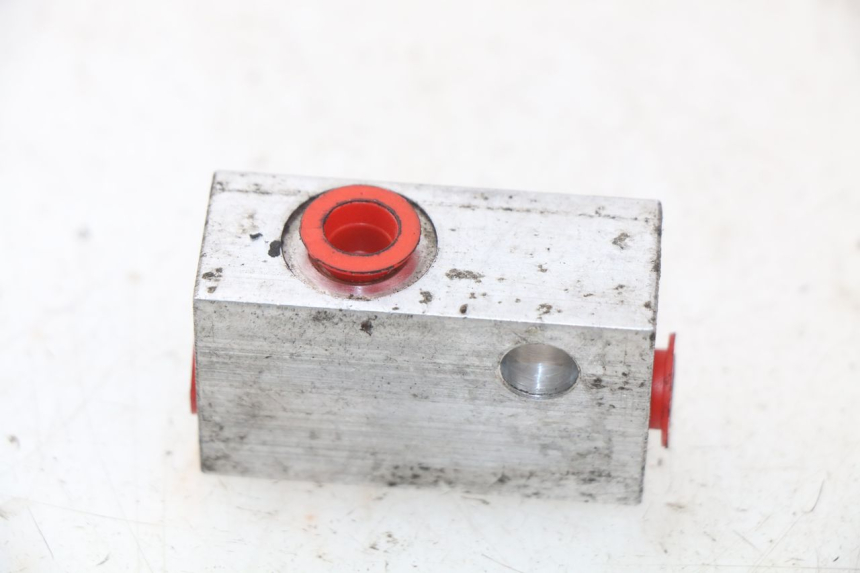 photo de BREMSSATTELVERTEILER DAELIM S2 FI 125 (2008 - 2017)