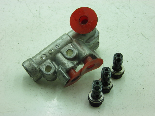 photo de BREMSVERTEILER HONDA FES S-WING SWING 125 (2007 - 2015)