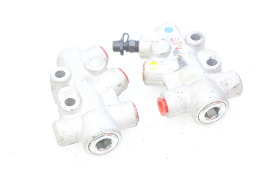 photo de BREMSSATTELVERTEILER PIAGGIO MP3 500 (2014 - 2016)