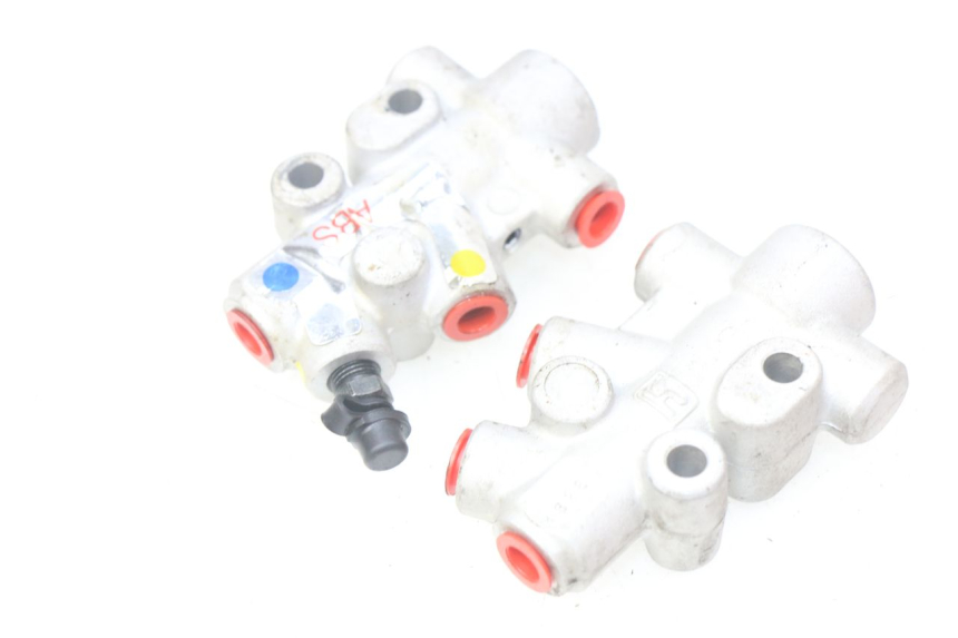 photo de BREMSSATTELVERTEILER PIAGGIO MP3 500 (2014 - 2016)