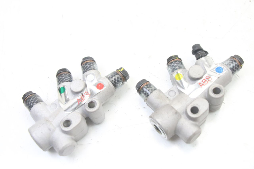 photo de BREMSSATTELVERTEILER PIAGGIO MP3 500 (2014 - 2016)