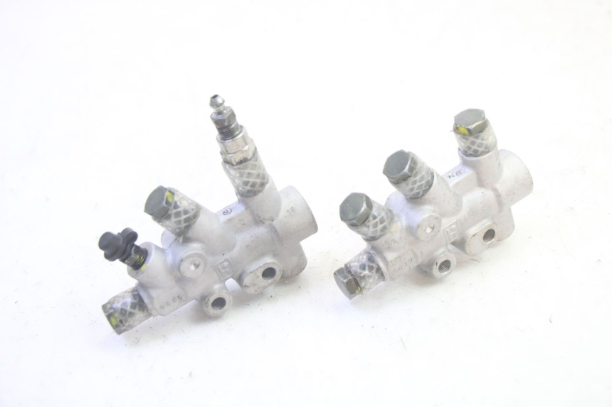 photo de BREMSSATTELVERTEILER PIAGGIO MP3 RL 250 (2006 - 2010) - Zoom auf Gebrauchszustand