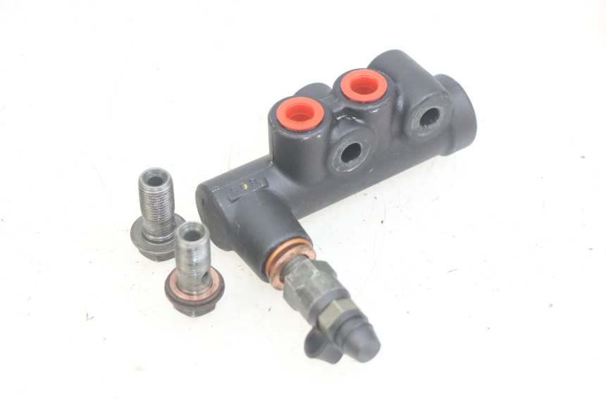 photo de BREMSSATTELVERTEILER APRILIA SCARABEO LIGHT 125 (2007 - 2011)