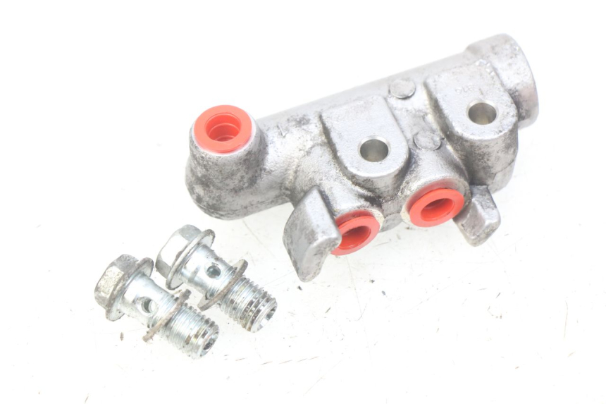 photo de BREMSSATTELVERTEILER SUZUKI SIXTEEN 125 (2008 - 2010)