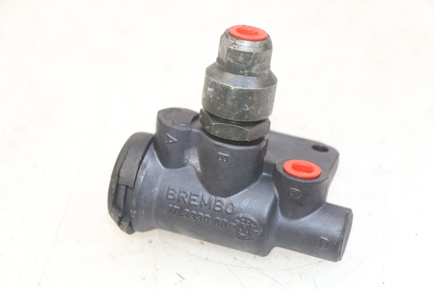 photo de BREMSSATTELVERTEILER PIAGGIO X9 125 (2000 - 2003)