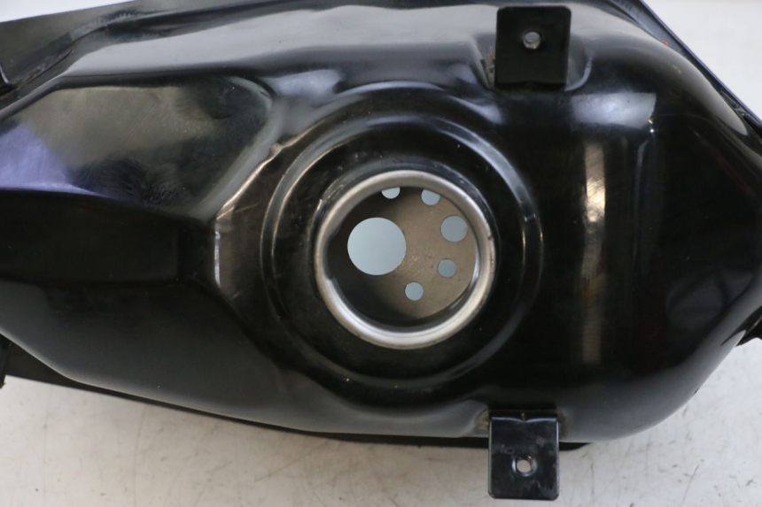 photo de KRAFTSTOFFTANK MAG POWER BOMBERS 4T 50 (2016 - 2026) - Zoom auf Gebrauchszustand