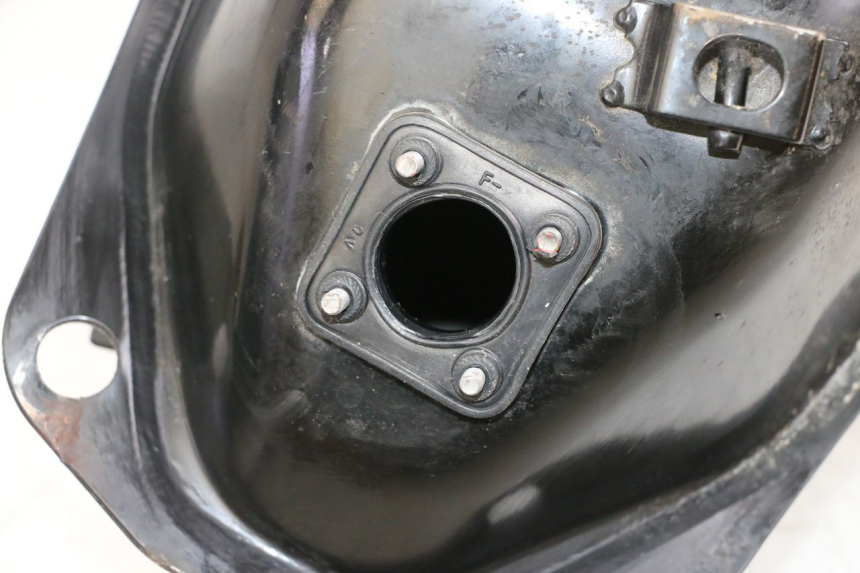 photo de KRAFTSTOFFTANK MAG POWER BOMBERS 4T 50 (2016 - 2026) - Alternative Perspektive