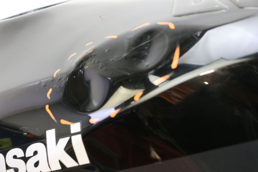 photo de KRAFTSTOFFTANK KAWASAKI GPZ RX 1000 (1986 - 1988) - Technische Nahaufnahme