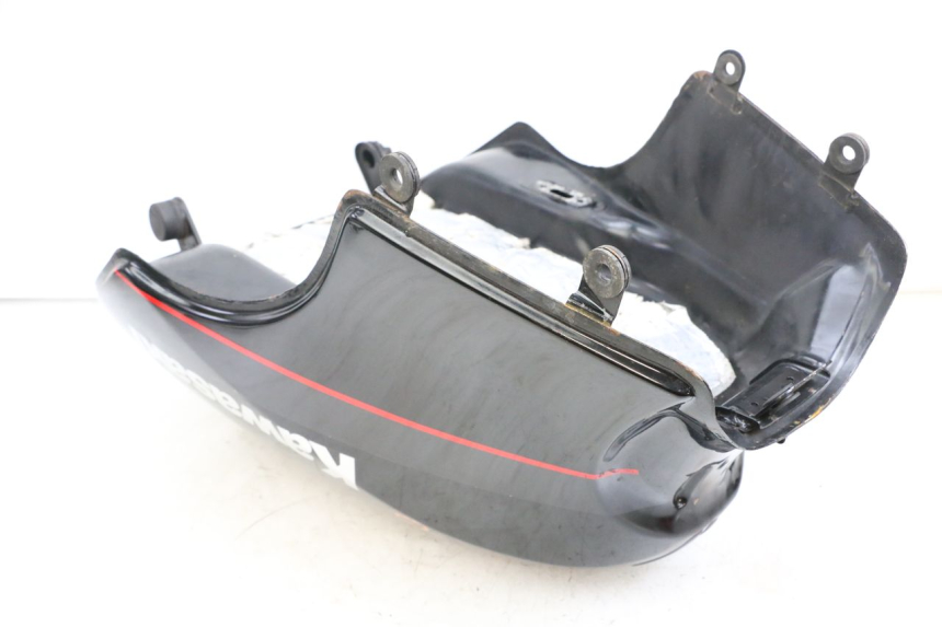 photo de KRAFTSTOFFTANK KAWASAKI GPZ RX 1000 (1986 - 1988) - Details der Befestigungspunkte