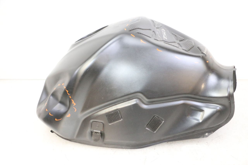 photo de KRAFTSTOFFTANK SUZUKI GSR 750 (2011 - 2017)