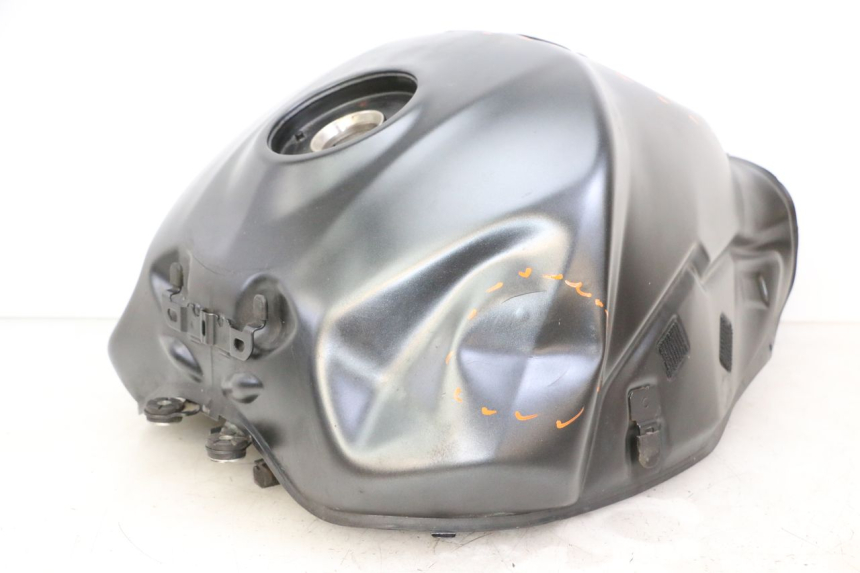 photo de KRAFTSTOFFTANK SUZUKI GSR 750 (2011 - 2017)