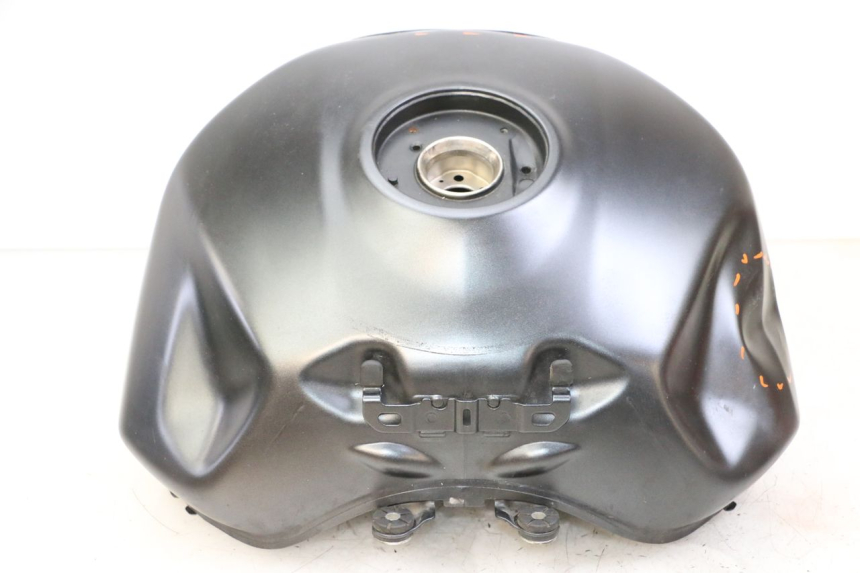 photo de KRAFTSTOFFTANK SUZUKI GSR 750 (2011 - 2017)