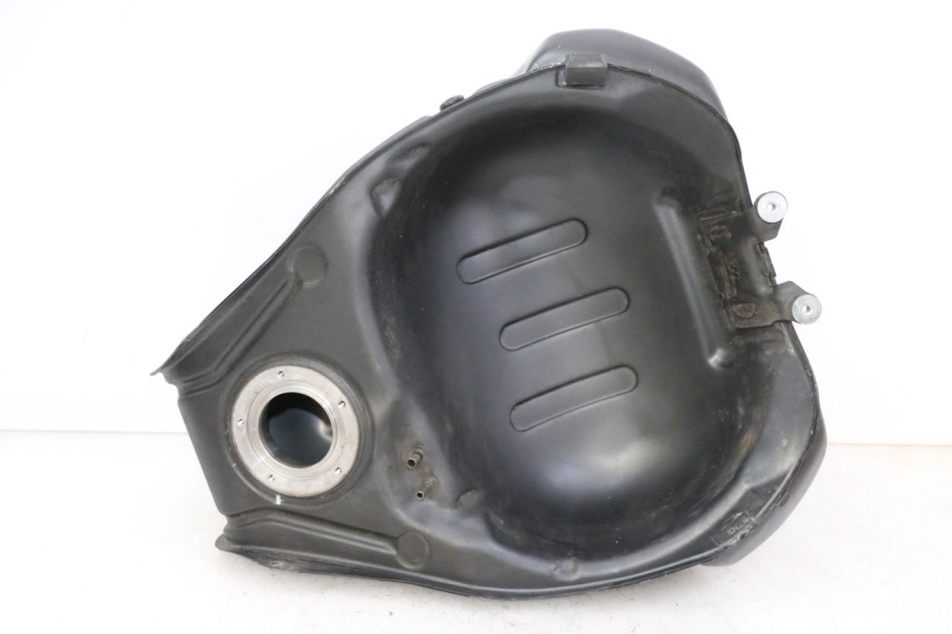photo de KRAFTSTOFFTANK SUZUKI GSR 750 (2011 - 2017)