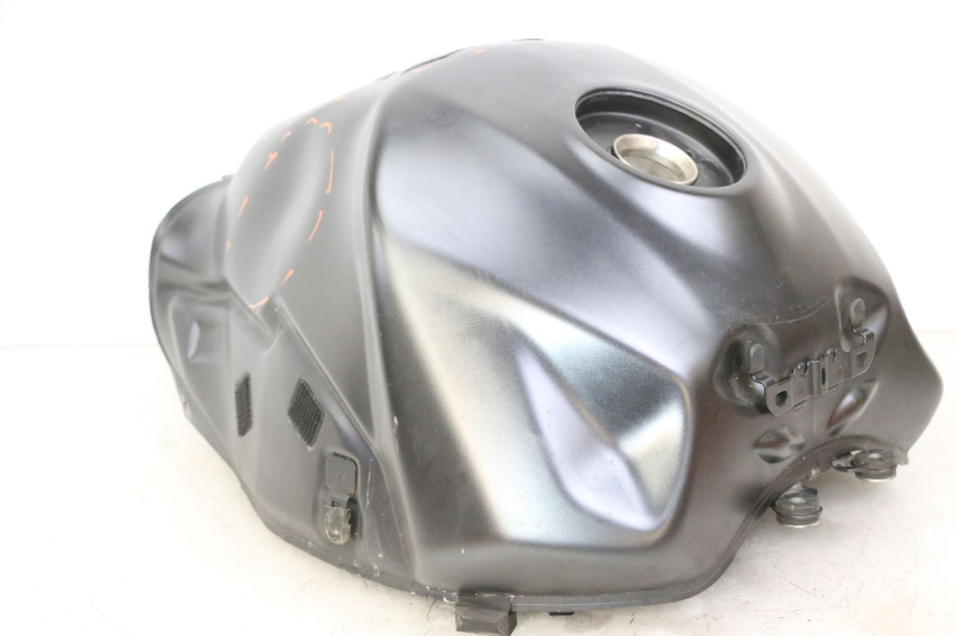 photo de KRAFTSTOFFTANK SUZUKI GSR 750 (2011 - 2017)