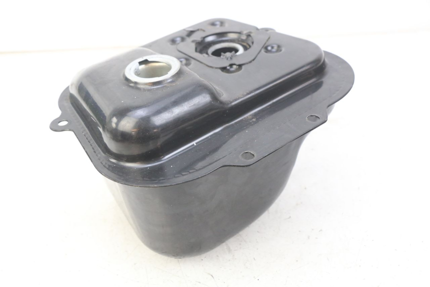 photo de KRAFTSTOFFTANK JM MOTORS GT LINE 4T 50 (2021 - 2023)