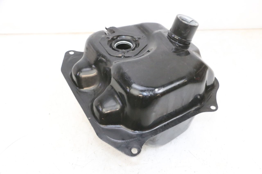 photo de KRAFTSTOFFTANK TNT MOTOR ROMA 10' 4T 50 (2019 - 2022) - Oberflächenzustand und Material