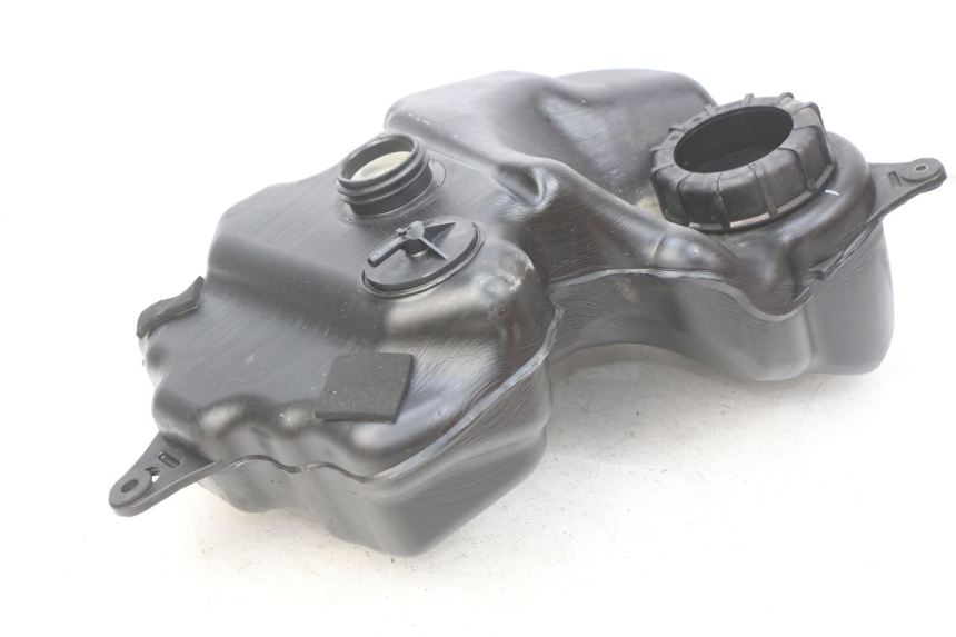 photo de KRAFTSTOFFTANK SUZUKI SIXTEEN 125 (2008 - 2010)