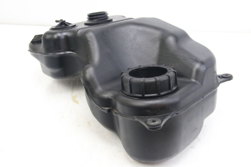 photo de KRAFTSTOFFTANK SUZUKI SIXTEEN 125 (2008 - 2010)