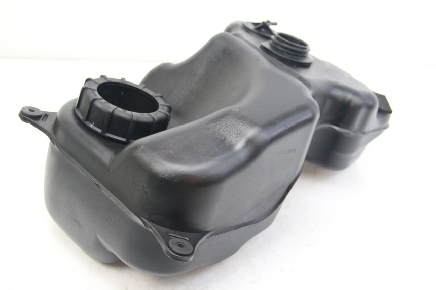 photo de KRAFTSTOFFTANK SUZUKI SIXTEEN 125 (2008 - 2010)